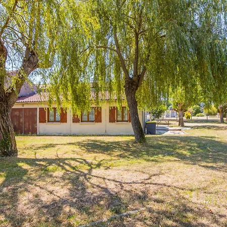 펜션 Avec Jardin 카비냑