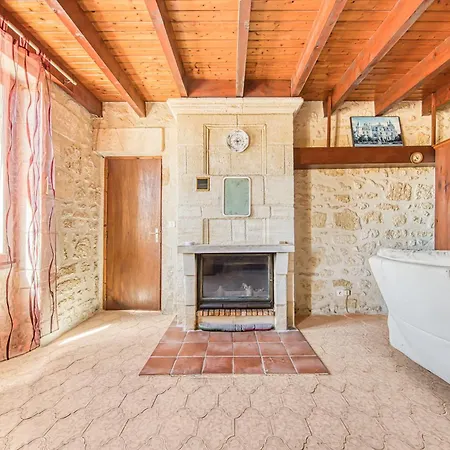 Avec Jardin 펜션 카비냑