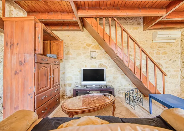 Avec Jardin 度假居 *